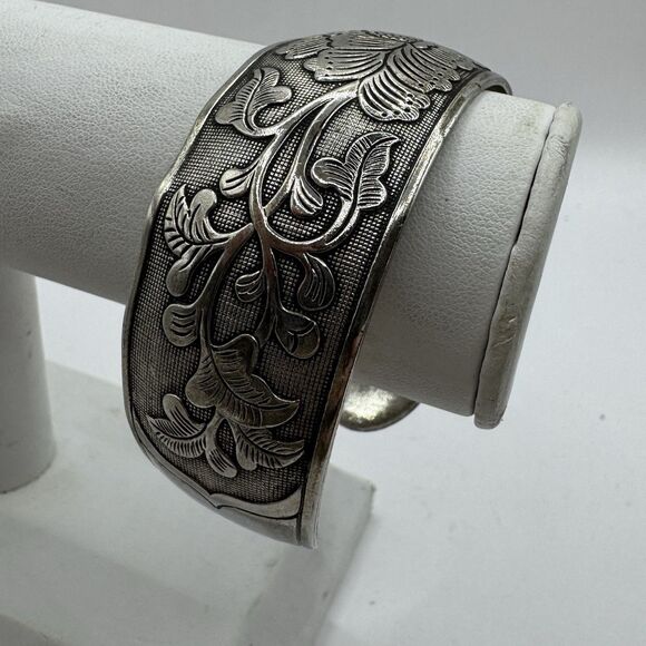 Vintage Lotus Flower Cuff Bracelet Silver Tone - Picture 7 of 9